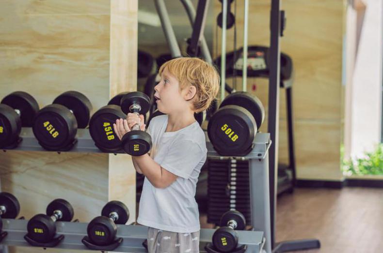 Korzyści z treningu na siłowni dla dzieci