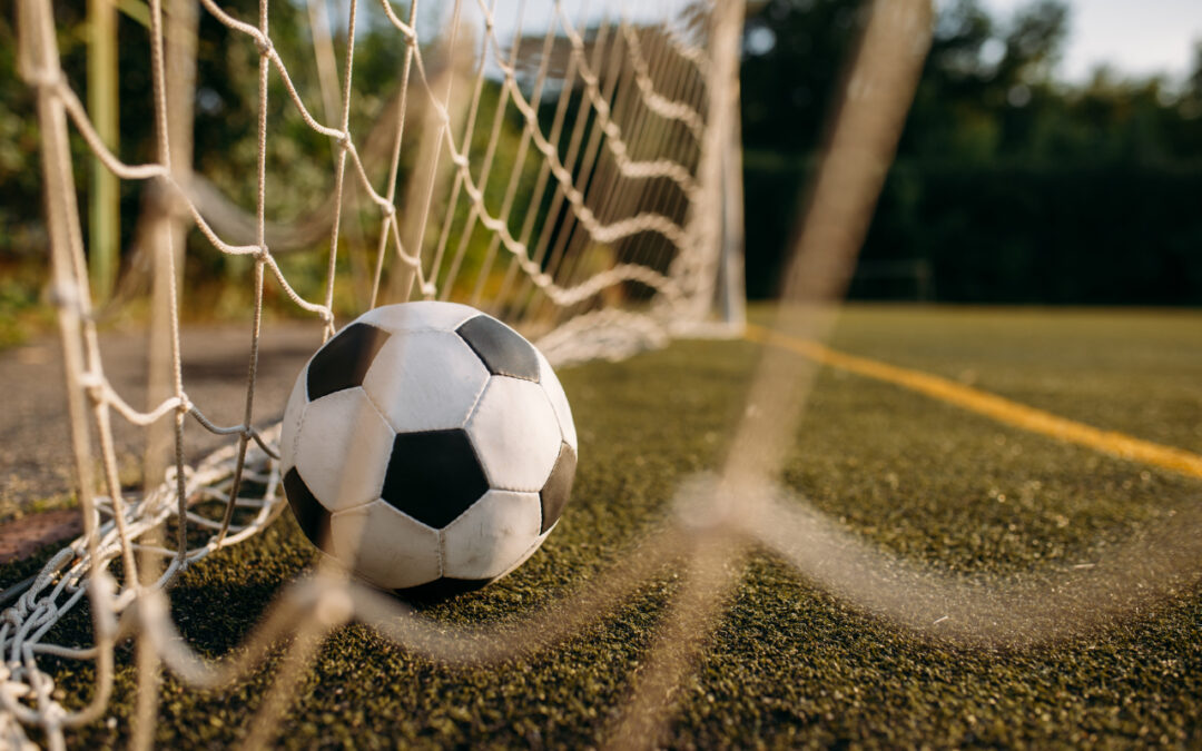 Mecze, które zmieniły futbol: przełomowe momenty w taktyce i podejściu do gry